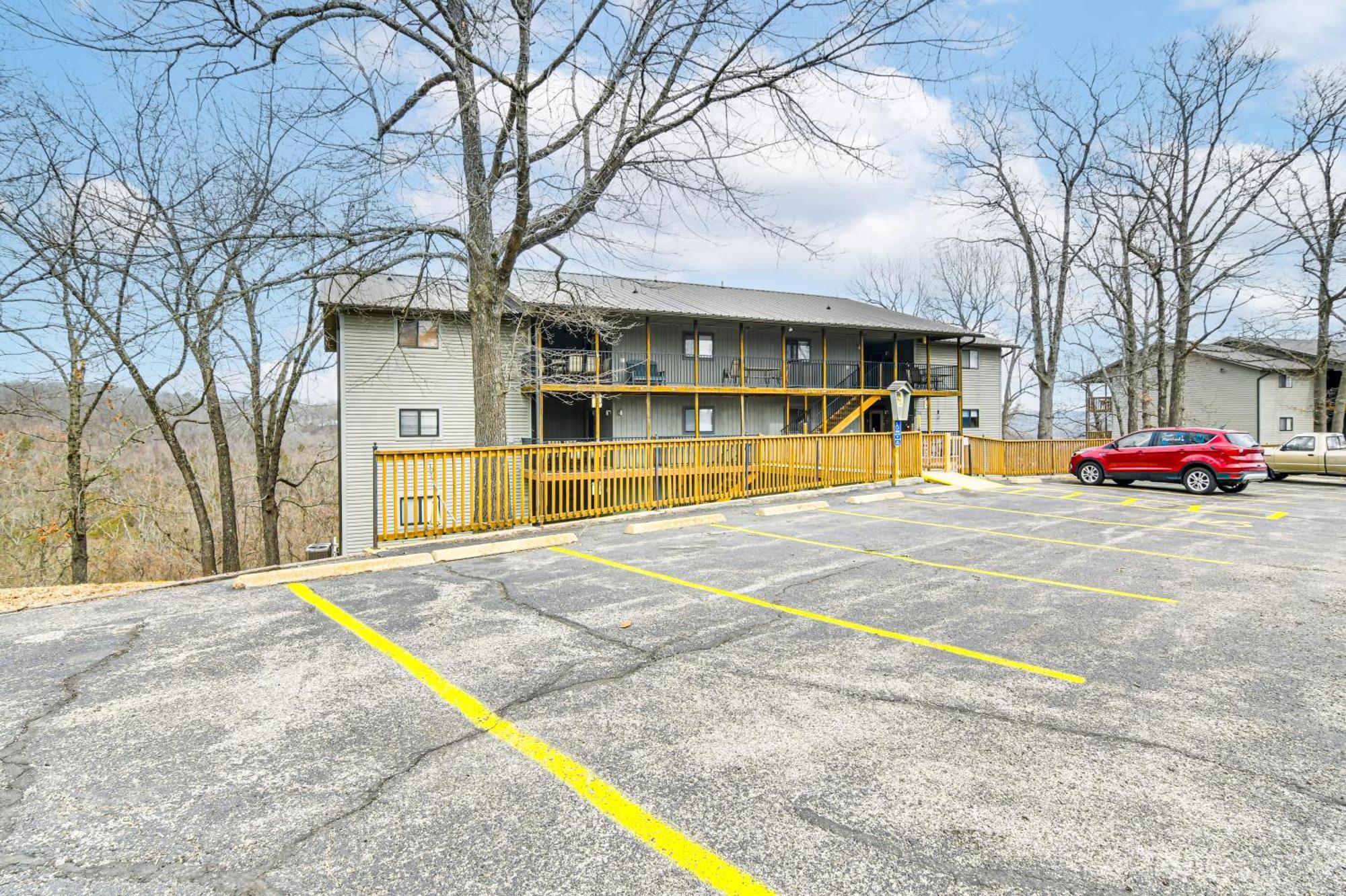 Inviting Branson West Condo With Pool Access מראה חיצוני תמונה